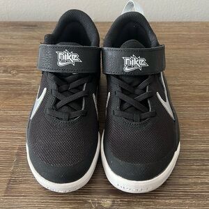 Kids Nike sneakers.Size US 13.5C.Used once.Perfect condition.